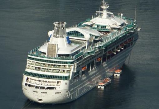 El Vision of the Seas fondeando en Noruega